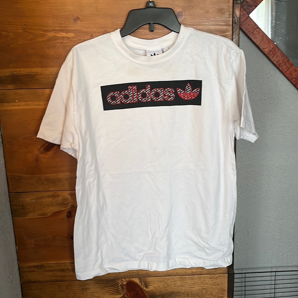 Adidas tee